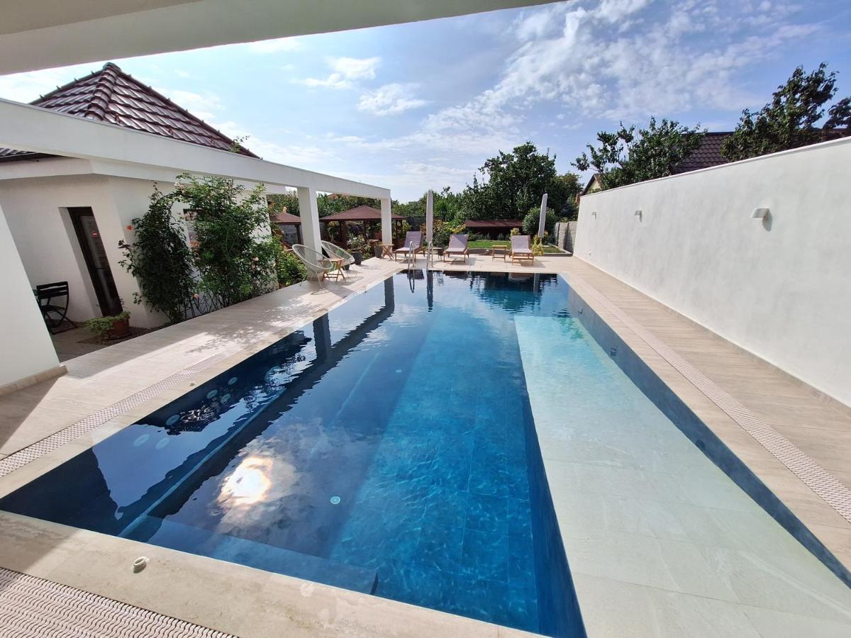 Trend Bed & Breakfast Arad Exterior photo