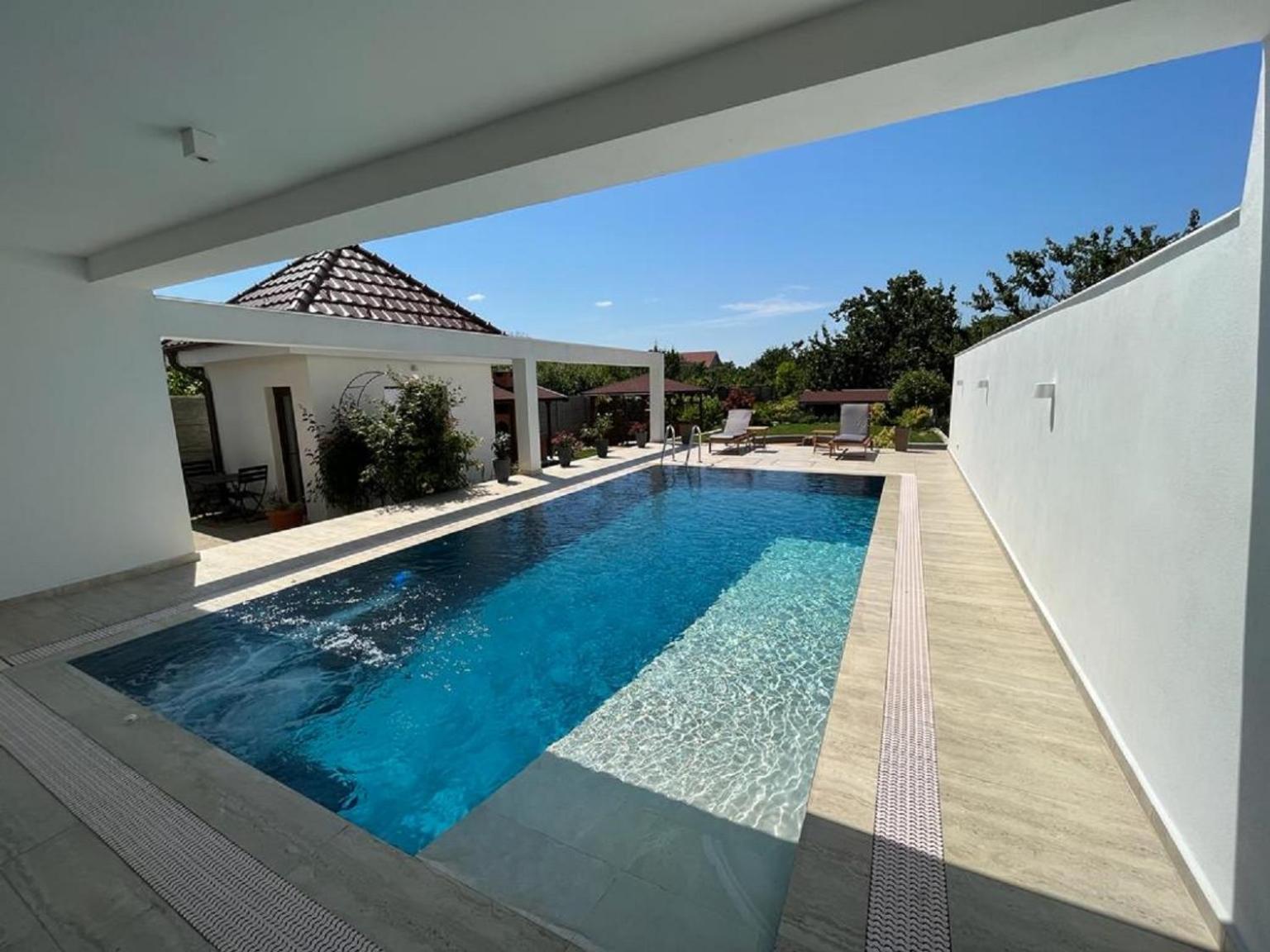 Trend Bed & Breakfast Arad Exterior photo