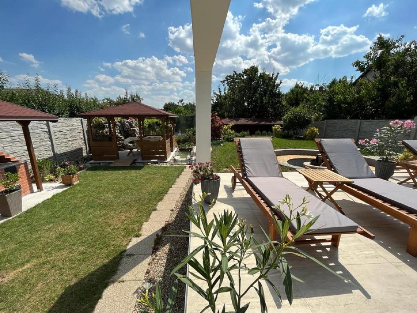 Trend Bed & Breakfast Arad Exterior photo